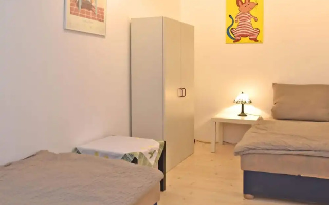 Charming Apartment With Parking Facilities