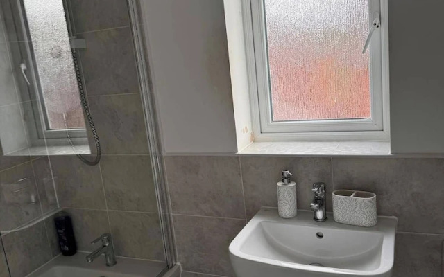 Coventry Chic City House - 3 Beds