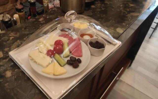 Corinne Art & Boutique Hotel