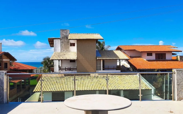 CASA TRíPLEX AO LADO DA PRAIA DO IGUAPE