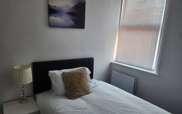 Inviting 3-bed House in Newcastle Upon Tyne