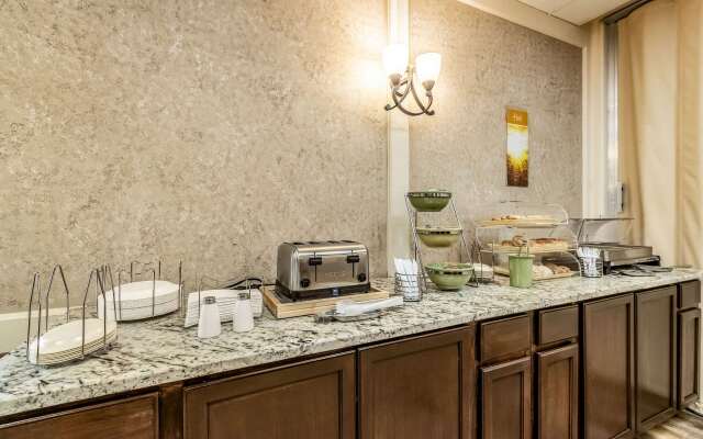 Quality Inn & Suites