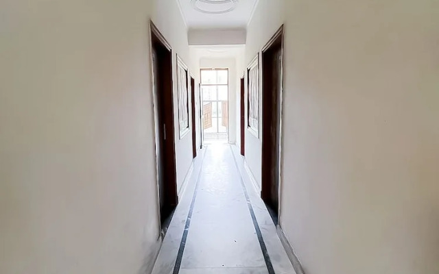 Collection O O 82851 Shubham Residency Moca
