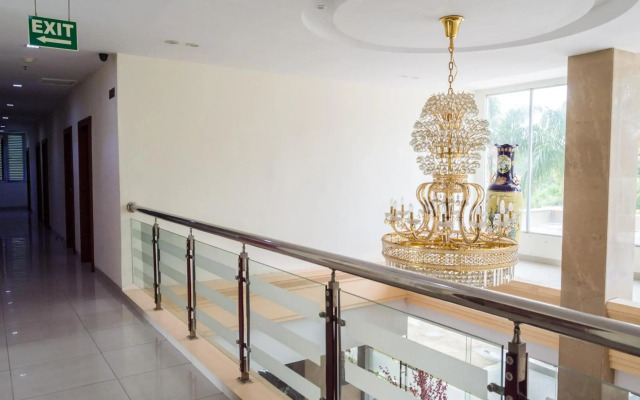 OYO 775 Aviari Hotel