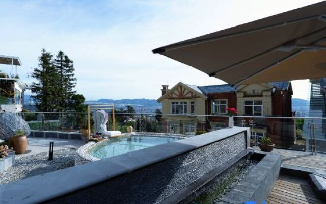 Tengchong Dongli Hot Spring Courtyard