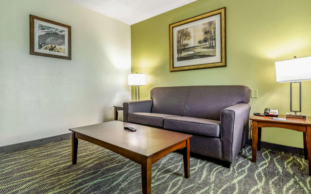 Quality Inn & Suites Creedmor - Butner