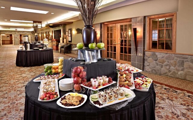 Coast Canmore Hotel & Conference Centre