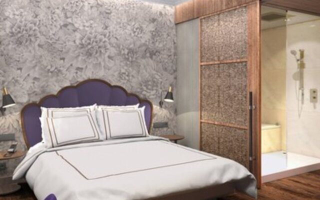 Querencia de Sevilla Autograph Collection