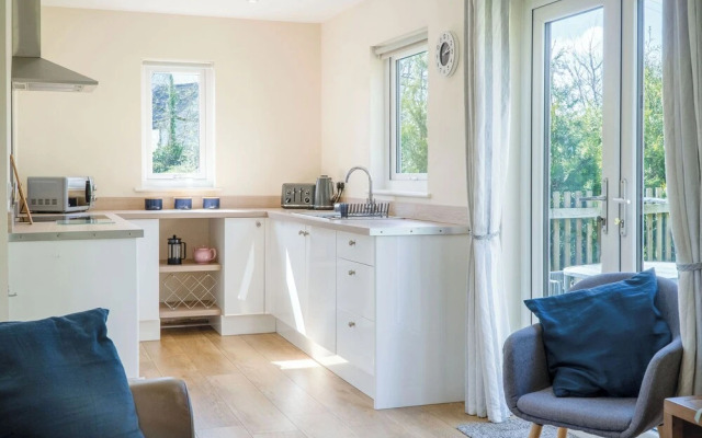 Skomer Lodge - 2 Bedroom Lodge - Manorbier