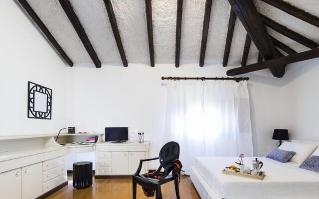 Exclusive seafront villa with private pool-VILLA LUNA BLU