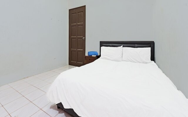 Oyo 90596 Casaria Inn