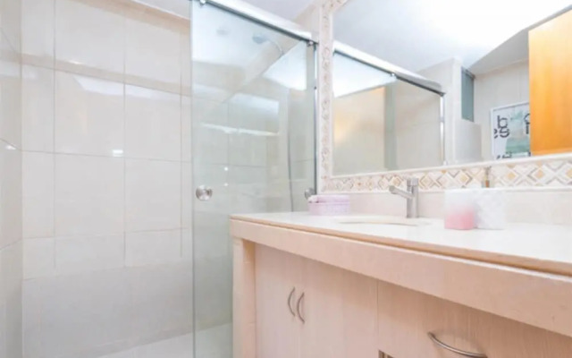 Charming Spacious Apt w City Ocean Views