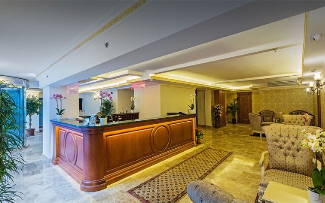 Lausos Palace Hotel