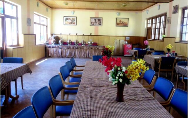 Hotel Abu Palace