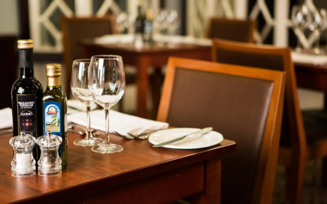 Mercure York Fairfield Manor Hotel