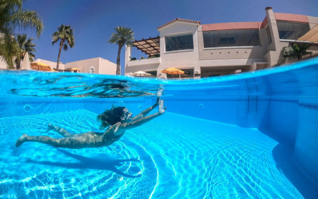 Toxo Hotel
