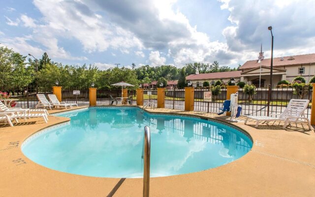 Days Inn by Wyndham Helen