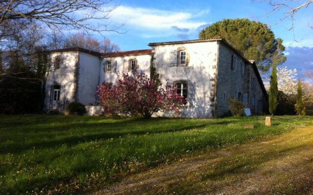 La Caverie De Peyroux A Orthevielle (40300)