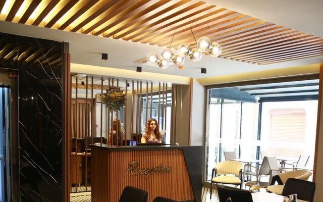 Mithras Hotel & Cafe