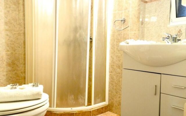 Cozy 2-Bedroom Apartment near Acropolis