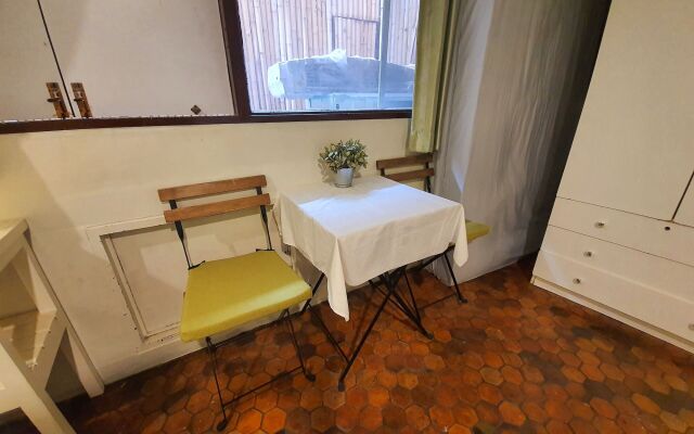 Home16 Hostel 16