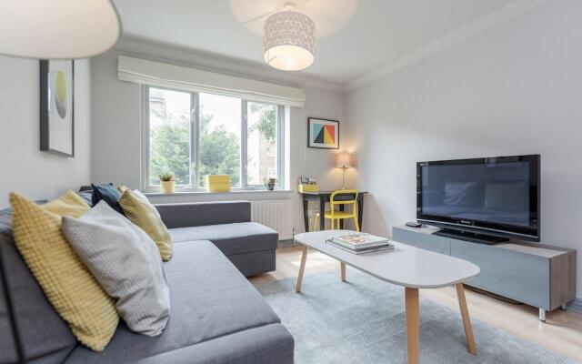 Hoxton 2 Bed Apartment by BaseToGo