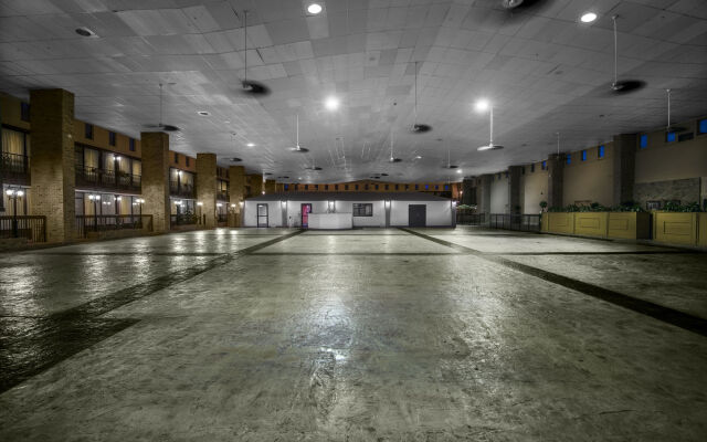 Rodeway Inn & Suites and Conference Center