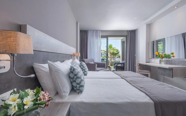 Dionysos Hotel & Suites