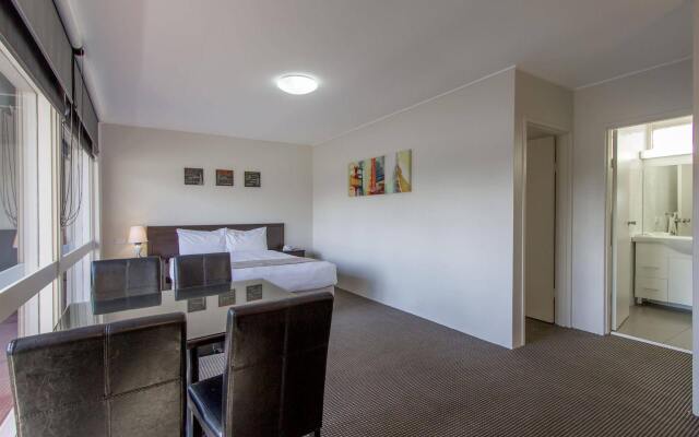 Sunshine Motor Inn