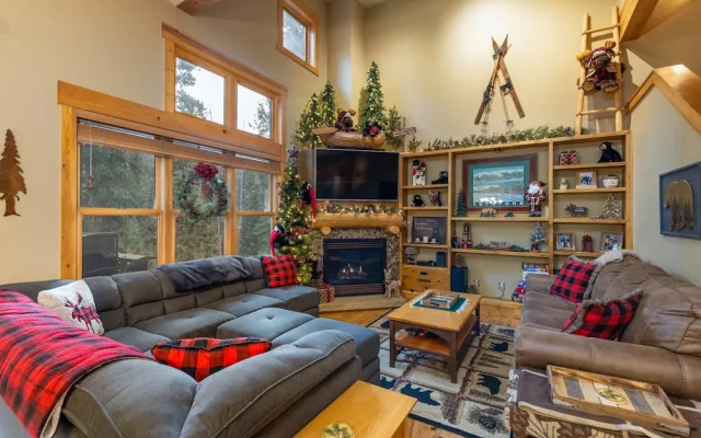 8766 Trappers Crossing 2 Bedroom Townhouse