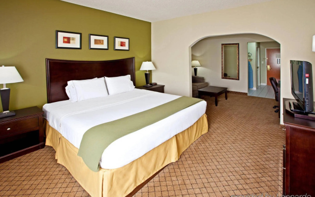 Holiday Inn Express Hotel & Suites Harrison by IHG