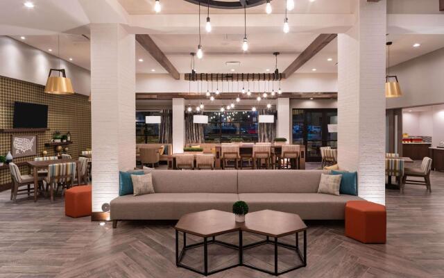 Hampton Inn Riverside Downtown