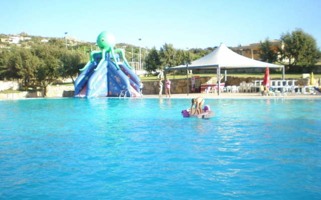 Residence Rena 2000