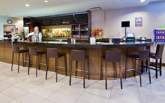 Holiday Inn Vancouver Centre by IHG