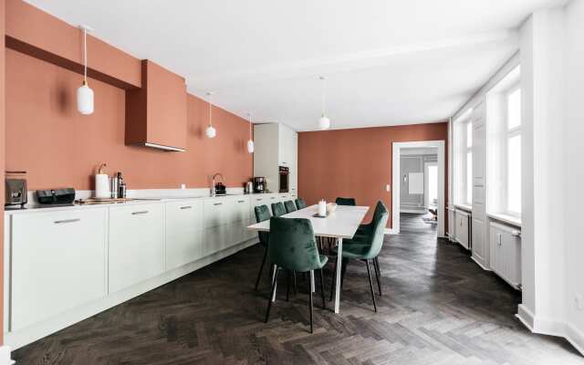 220sqm Designer Apt-balcony Heart of Copenhagen