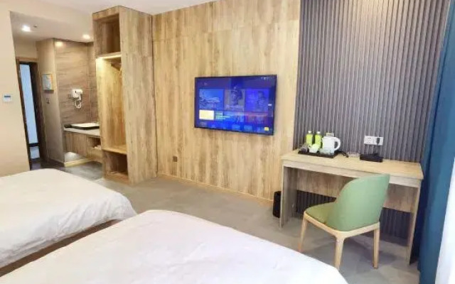 Sutian Homestay (Yuncheng Dongxing Upward Plaza)