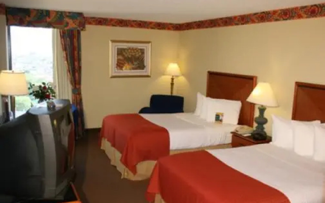 Holiday Inn Civic Center Laredo