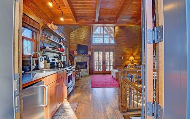 Woodpecker's Hollow - 1 Br Cabin