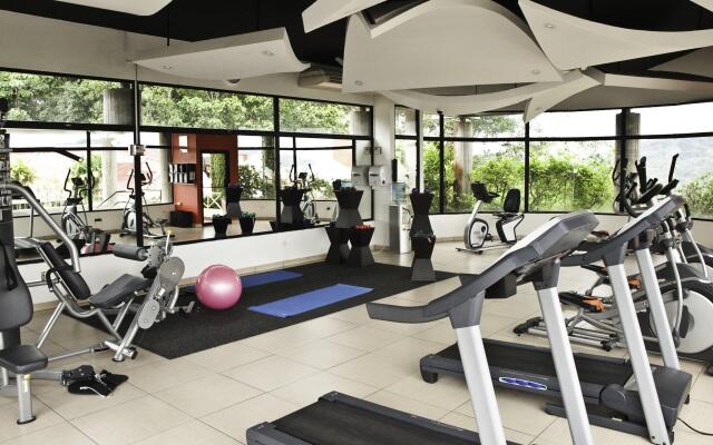 Summit Rainforest & Golf Resort