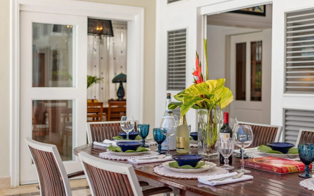 5-star villa near Playa Blanca Beach