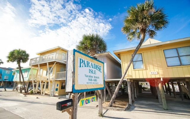Paradise Isle Resort, a VRI resort
