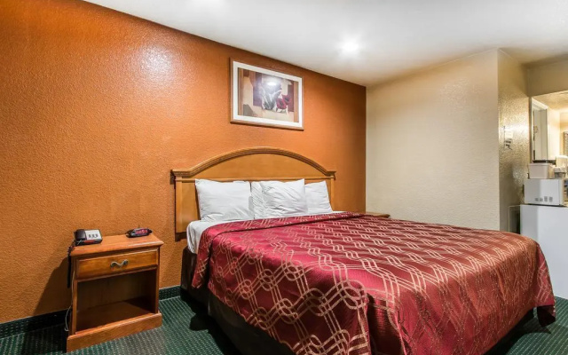 Woodridge Inn and Suites