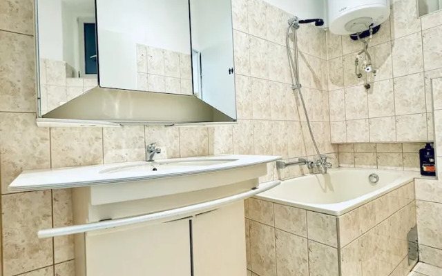 Affordable 5BR Apt Near Atzgersdorf