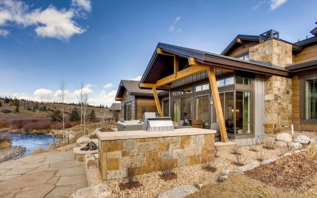 River Song At The Shores