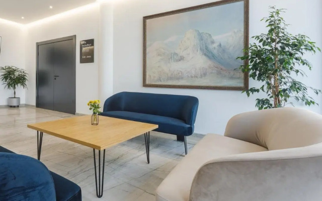 Blue Star Luxury Hotel