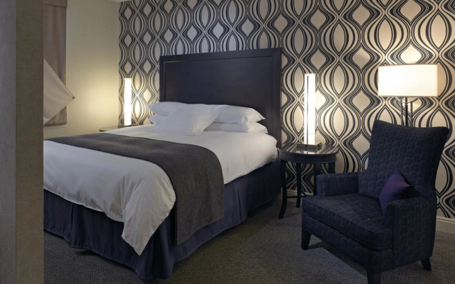 Hu. Hotel