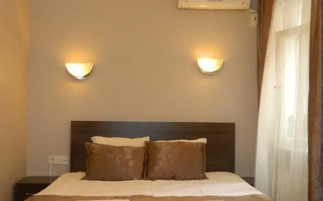 Adelya Hotel Old City