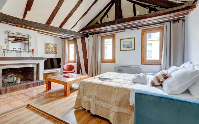 Cozy 2BR in the Heart of Île Saint-Louis