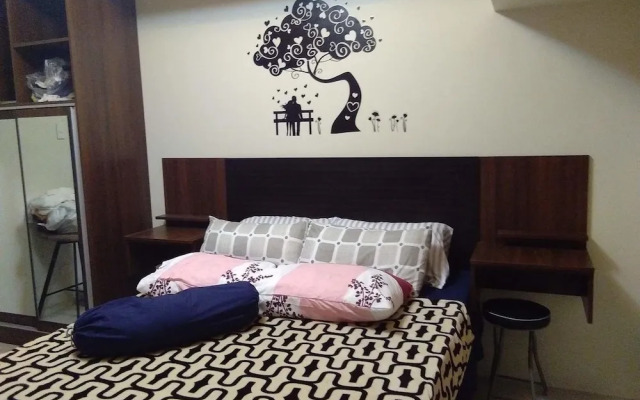ECJ Cozy Studio Units at Horizons 101