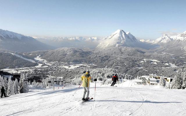 The Seefeld Retreat - Central Family Friendly Apartments - Mountain Views